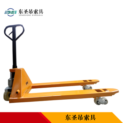 手動(dòng)液壓搬運(yùn)車使用場所的限制因素及其與貨梯零部件制造的關(guān)聯(lián)